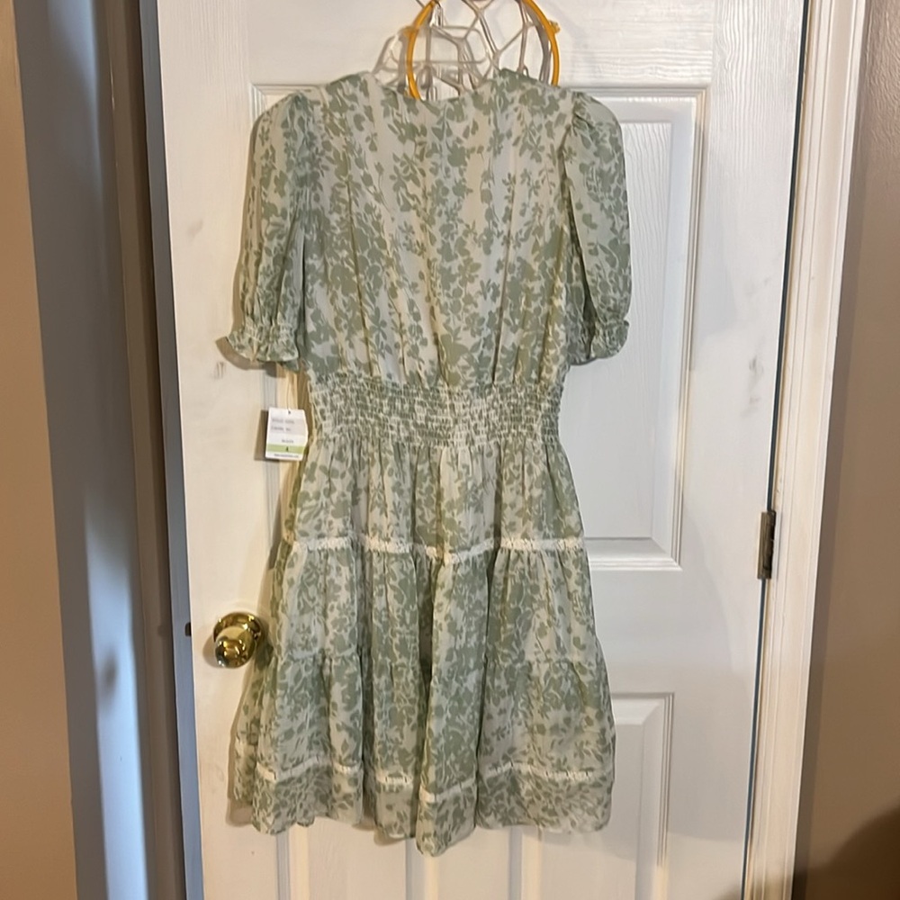 Summer Floral Green/White Mini Dress - Picture 3 of 3